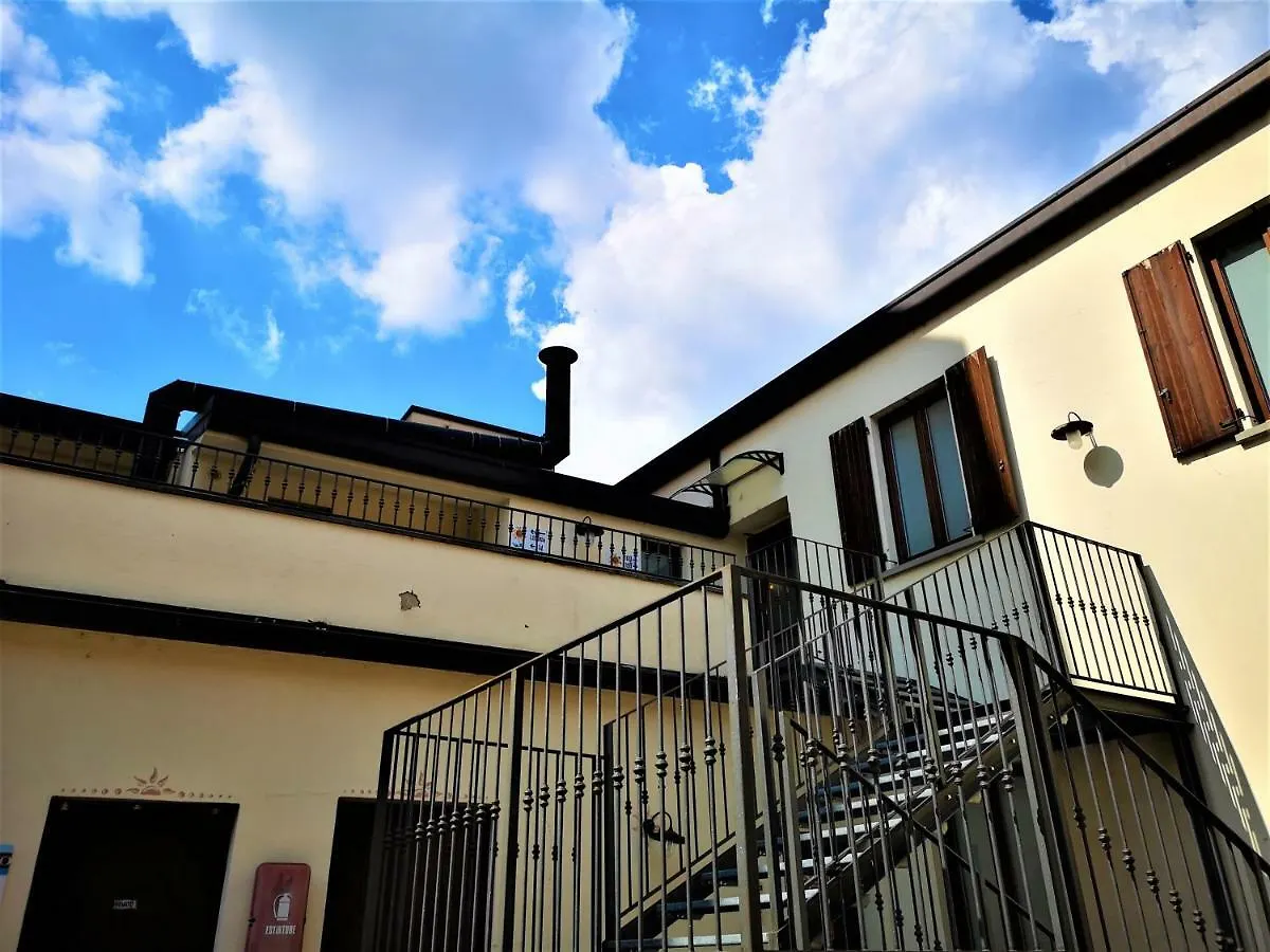 Antica Locanda Il Girasole Monza 0*,  Italie